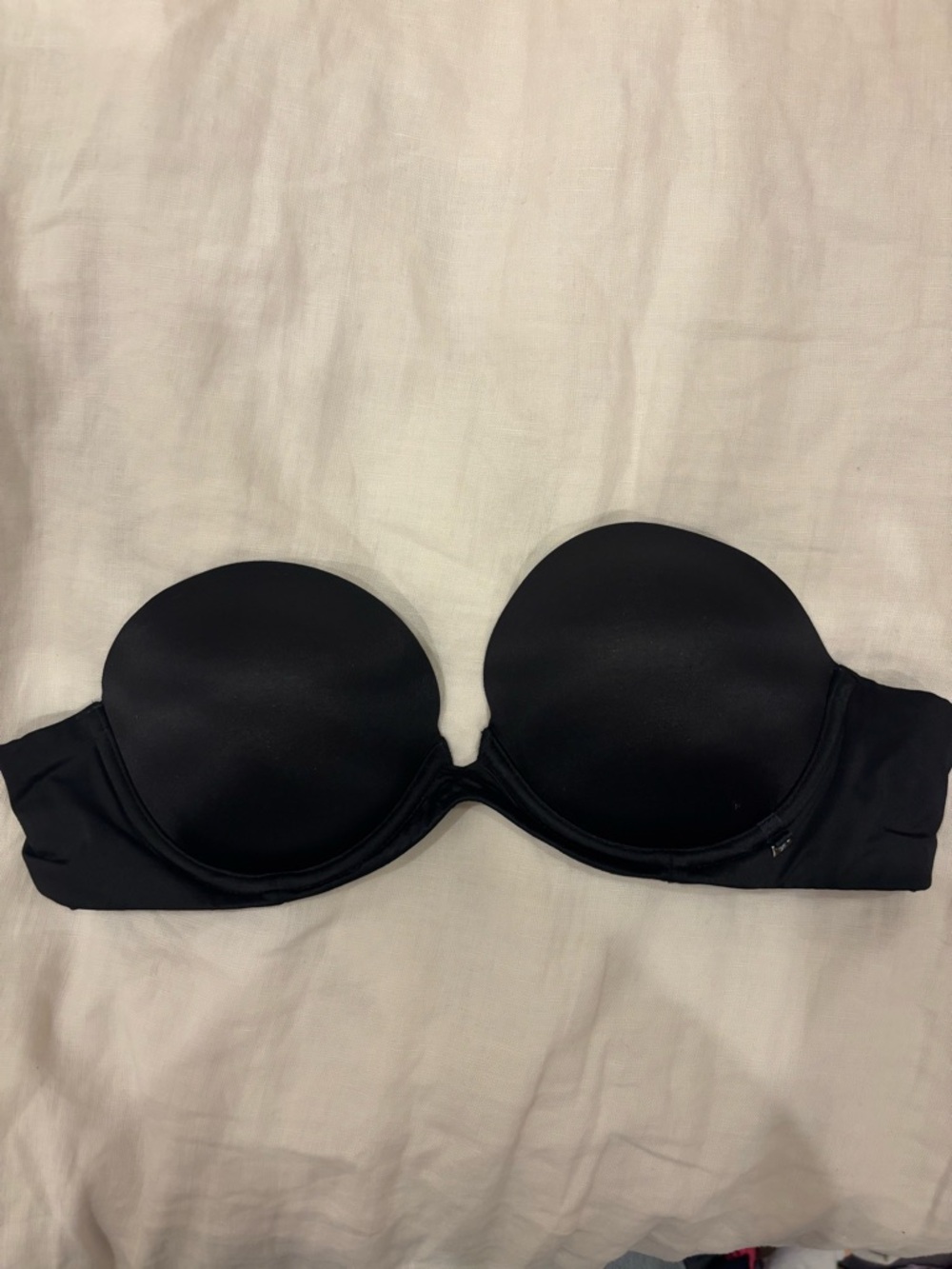 Victoria’s Secret strapless bra
